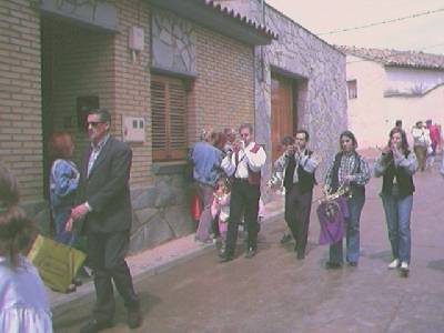 Dance de Herrera de los Navarros encuentro de danzantes en Novillas.