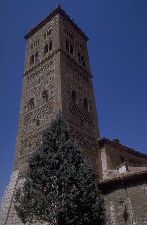 Tour de San Martin dans la capitale de Teruel. détail de la base