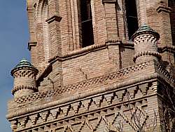 Céramique de l'église de Monzalbarba